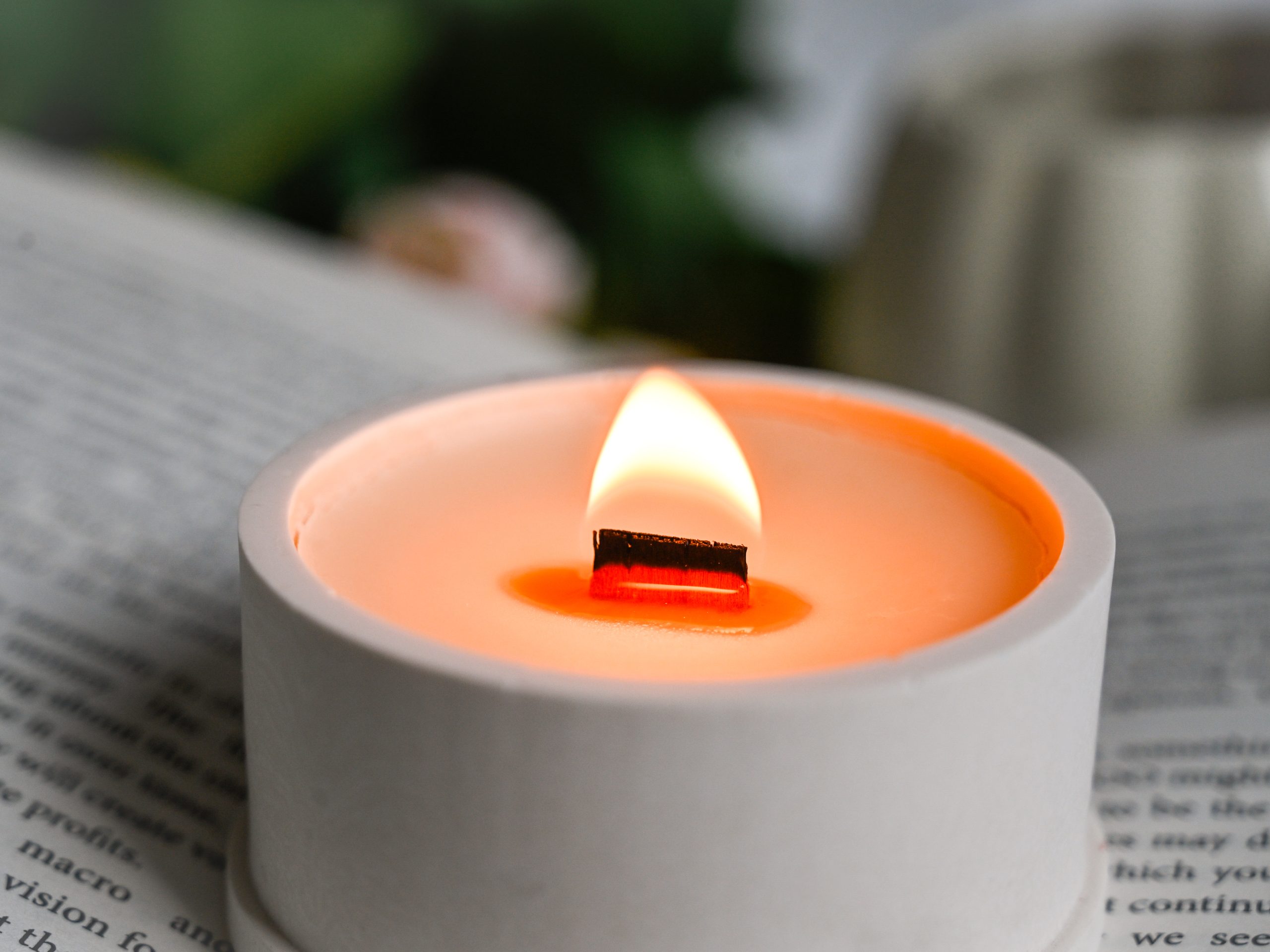 Wooden wick crackling